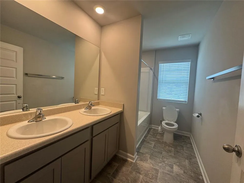 146 Silver Birch Pass Newnan, GA 30265