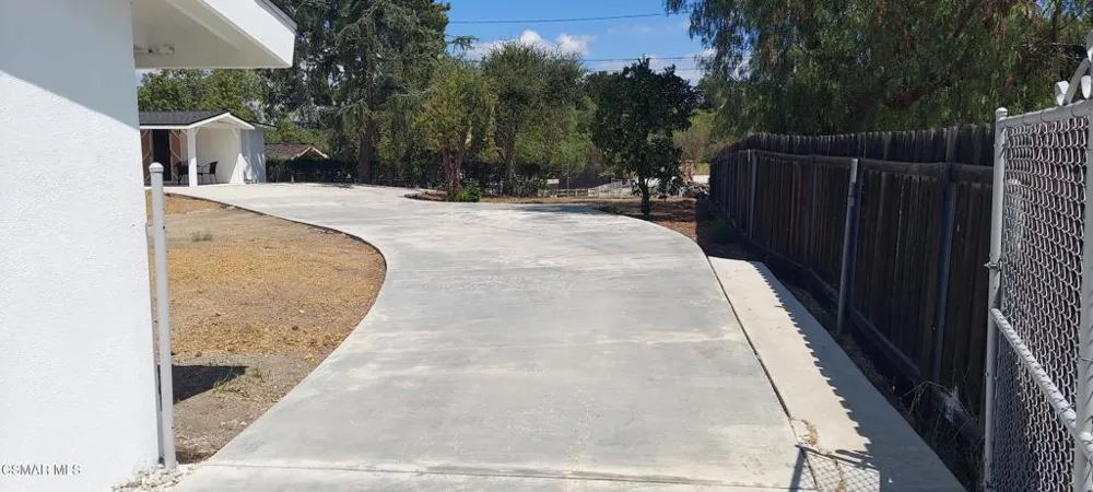 1271 La Jolla Drive Thousand Oaks, CA 91362
