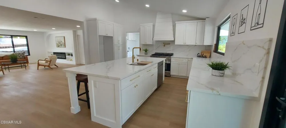 1271 La Jolla Drive Thousand Oaks, CA 91362