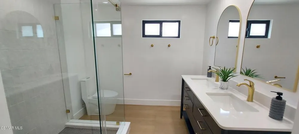 1271 La Jolla Drive Thousand Oaks, CA 91362