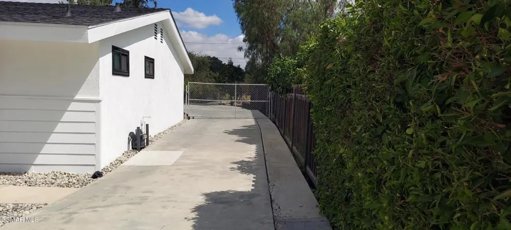 1271 La Jolla Drive Thousand Oaks, CA 91362
