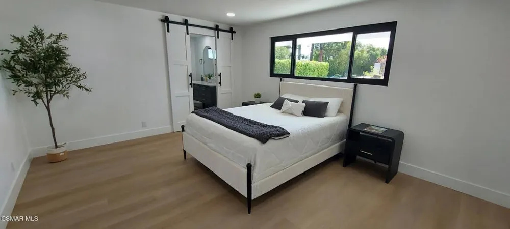 1271 La Jolla Drive Thousand Oaks, CA 91362