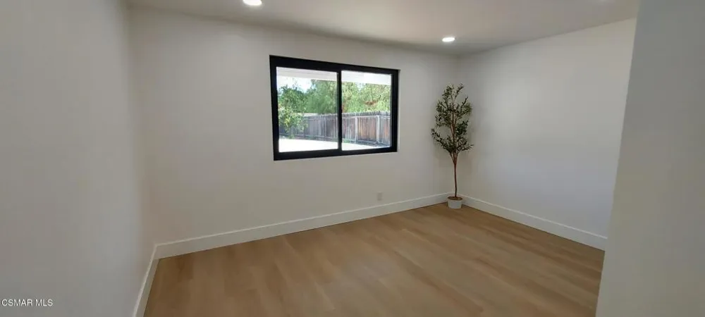 1271 La Jolla Drive Thousand Oaks, CA 91362