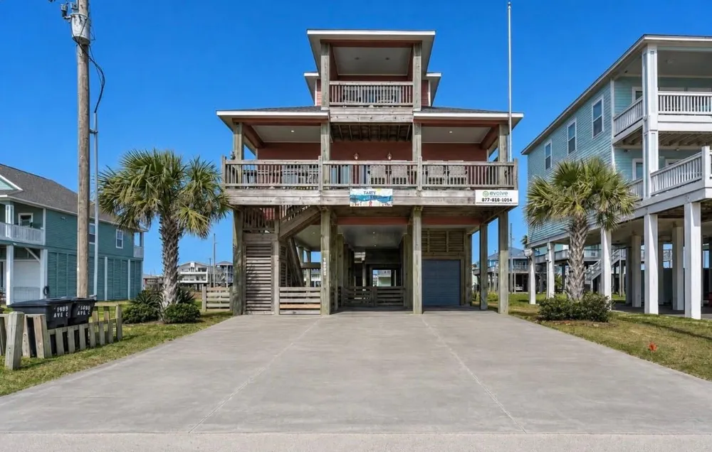 1963 Ave J Port Bolivar, TX 77650