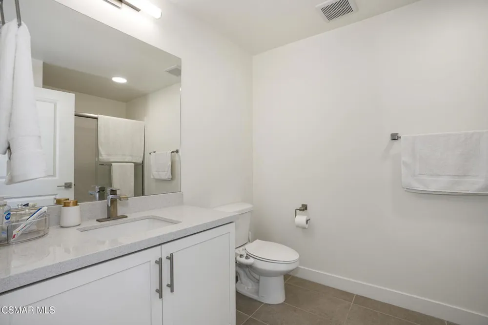 1290 E Thompson Boulevard #105 Ventura, CA 93001