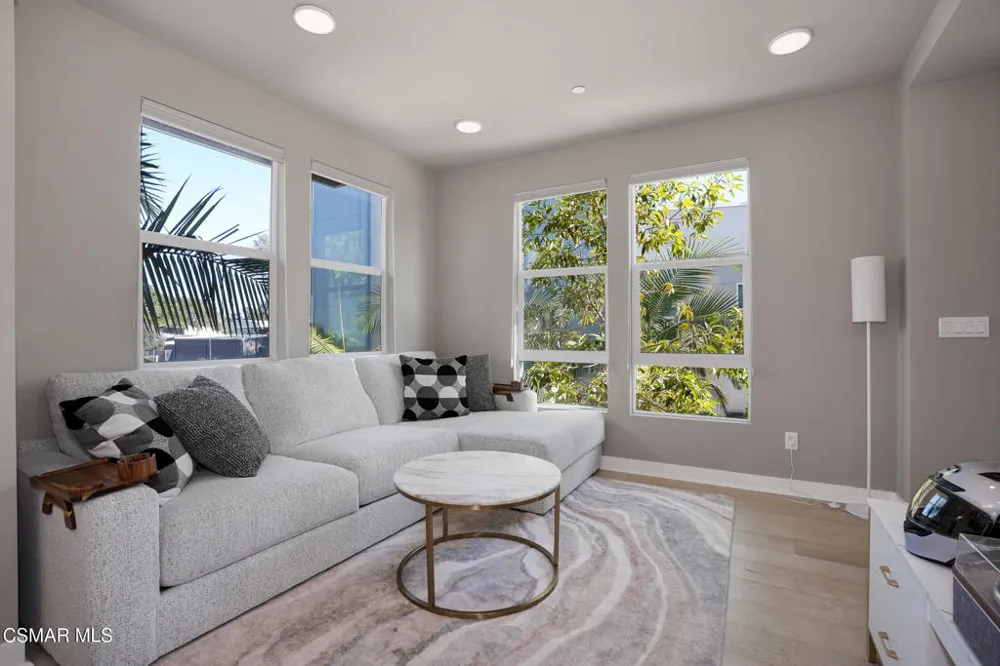 1290 E Thompson Boulevard #105 Ventura, CA 93001