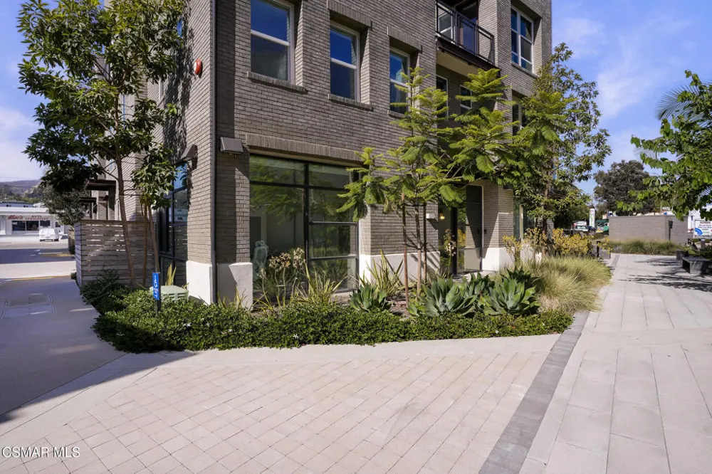 1290 E Thompson Boulevard #105 Ventura, CA 93001