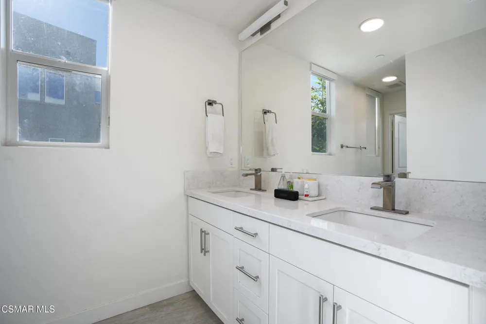 1290 E Thompson Boulevard #105 Ventura, CA 93001