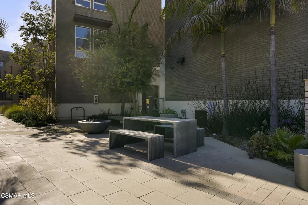 1290 E Thompson Boulevard #105 Ventura, CA 93001