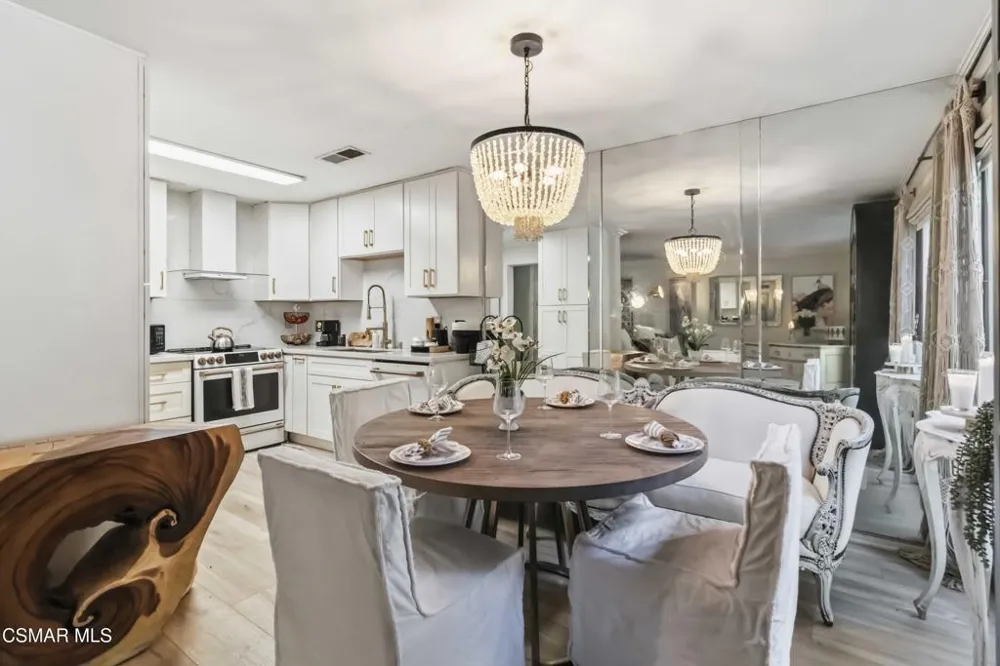 255 Sequoia Court #14 Thousand Oaks, CA 91360