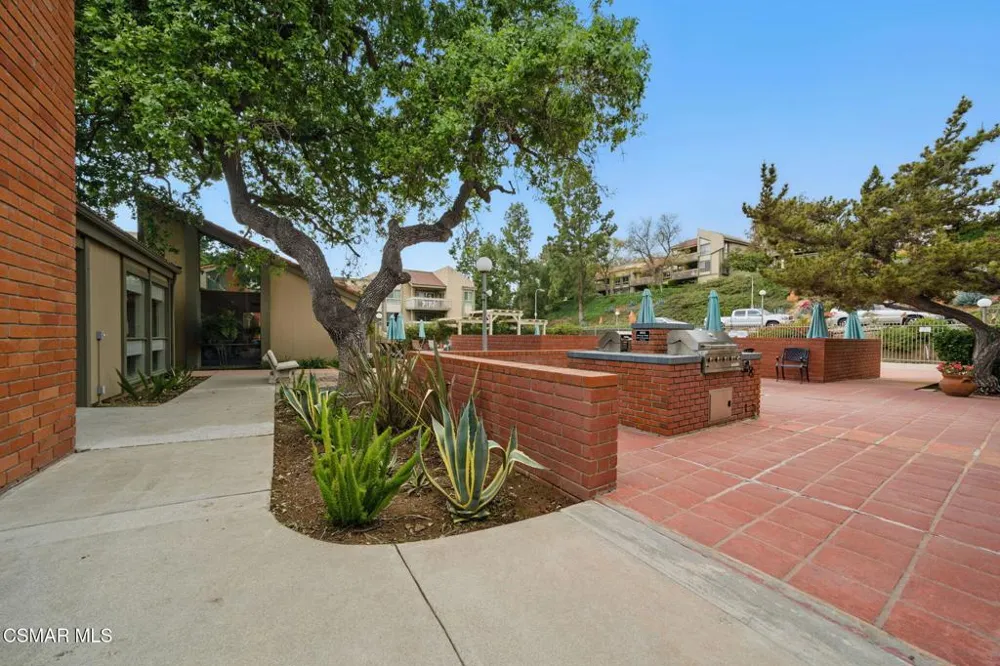 255 Sequoia Court #14 Thousand Oaks, CA 91360