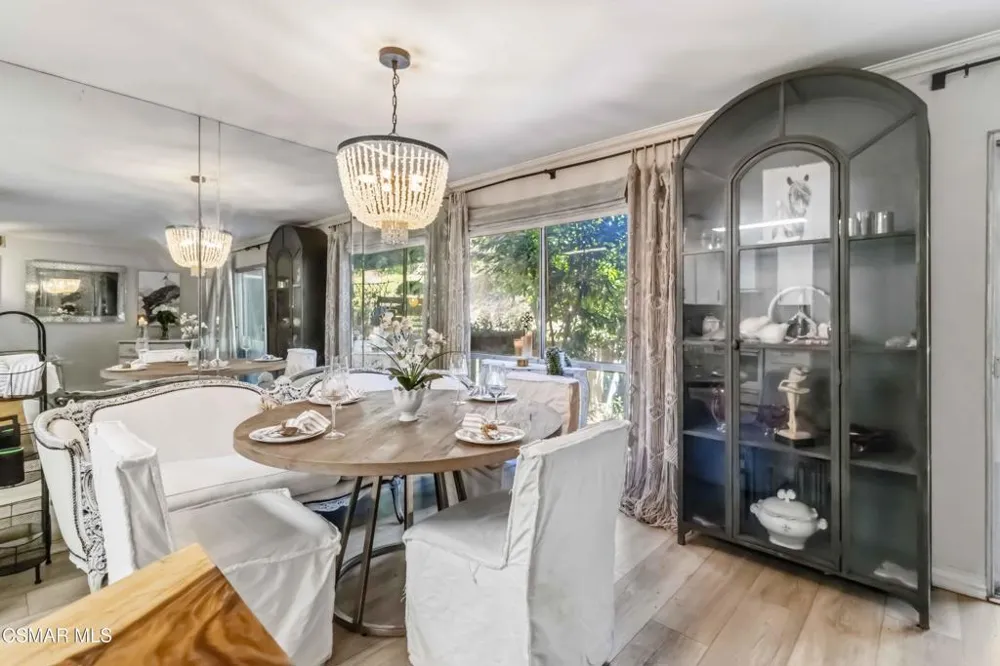 255 Sequoia Court #14 Thousand Oaks, CA 91360