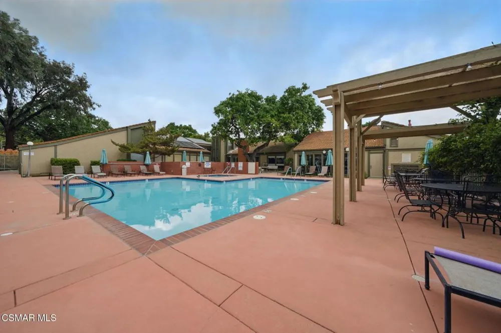 255 Sequoia Court #14 Thousand Oaks, CA 91360