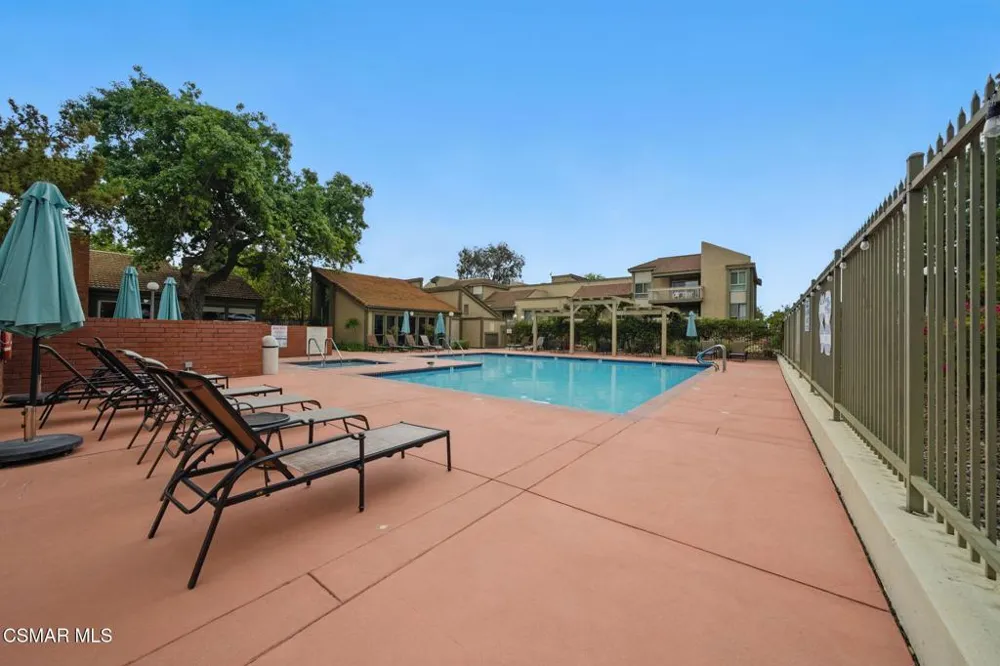 255 Sequoia Court #14 Thousand Oaks, CA 91360