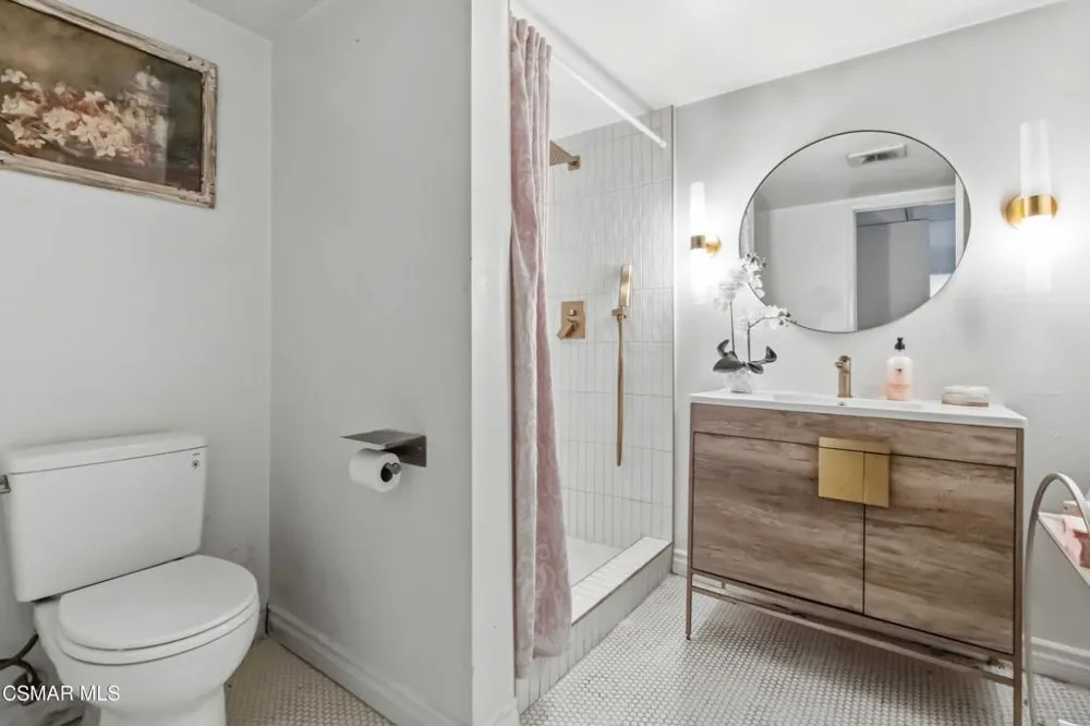 255 Sequoia Court #14 Thousand Oaks, CA 91360