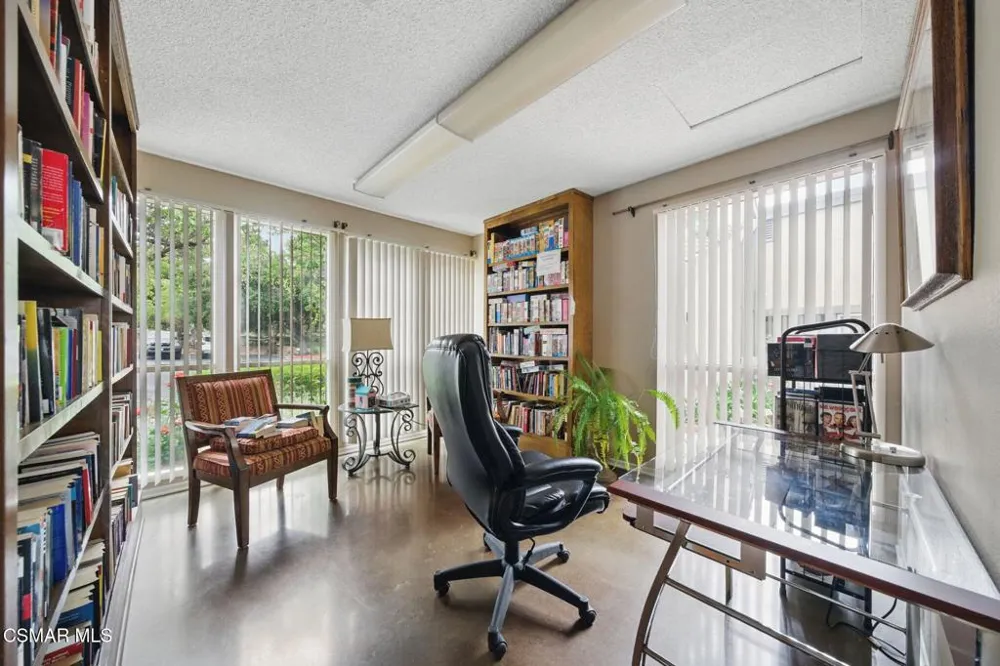 255 Sequoia Court #14 Thousand Oaks, CA 91360
