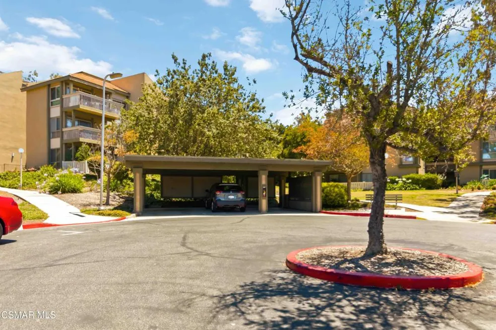 255 Sequoia Court #14 Thousand Oaks, CA 91360