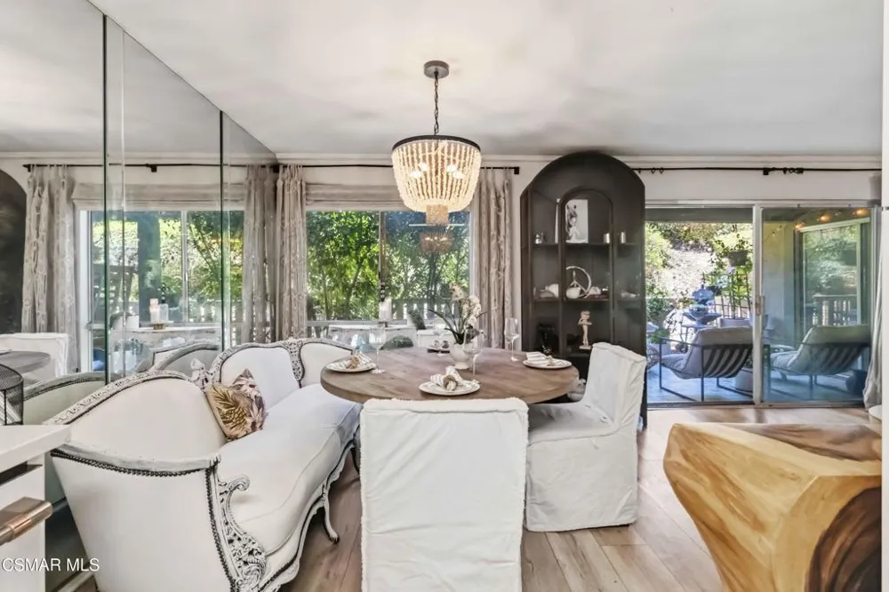 255 Sequoia Court #14 Thousand Oaks, CA 91360