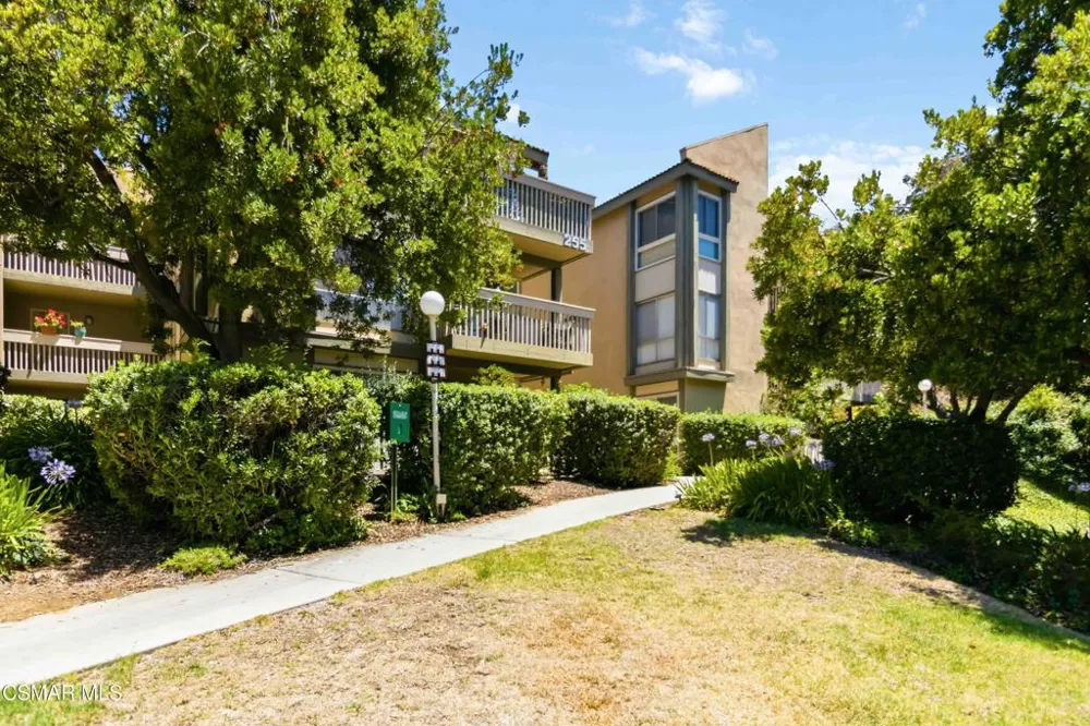 255 Sequoia Court #14 Thousand Oaks, CA 91360