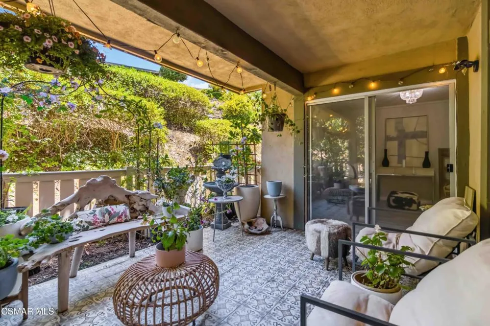 255 Sequoia Court #14 Thousand Oaks, CA 91360