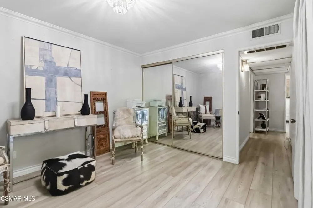 255 Sequoia Court #14 Thousand Oaks, CA 91360