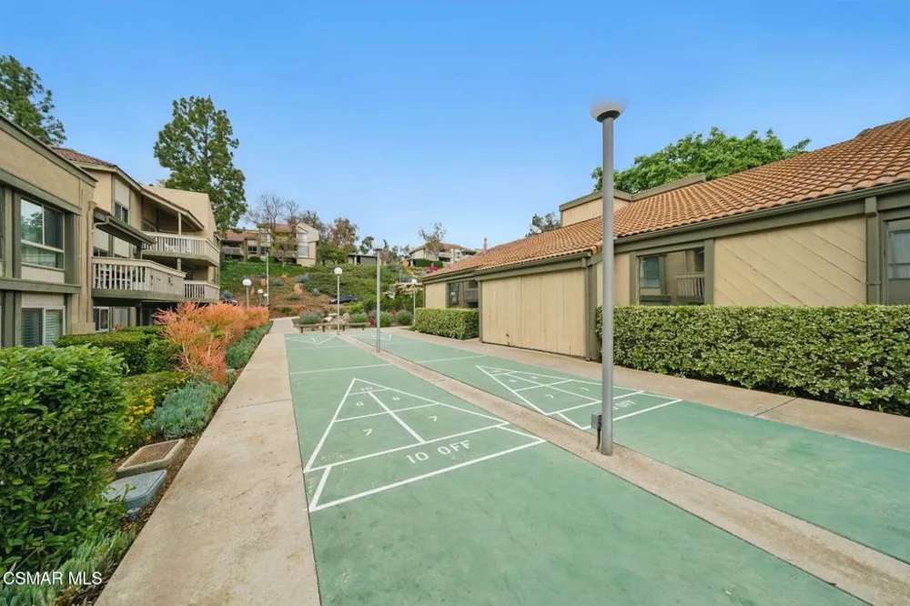255 Sequoia Court #14 Thousand Oaks, CA 91360