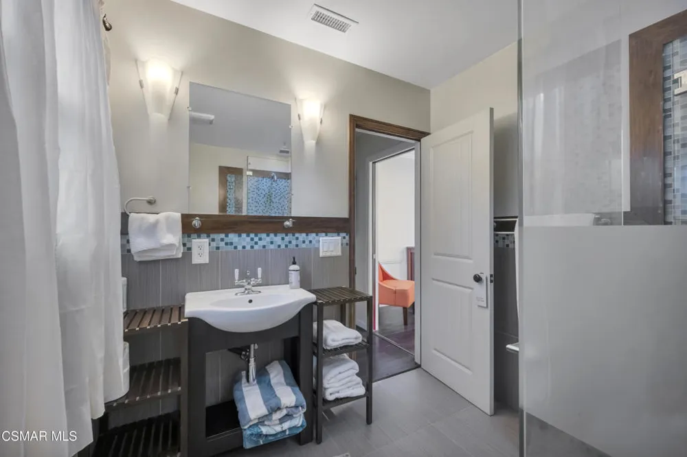 3870 Clark Avenue Long Beach, CA 90808