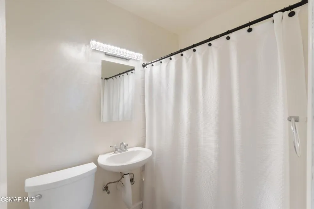 1130 Maple Street Burbank, CA 91505