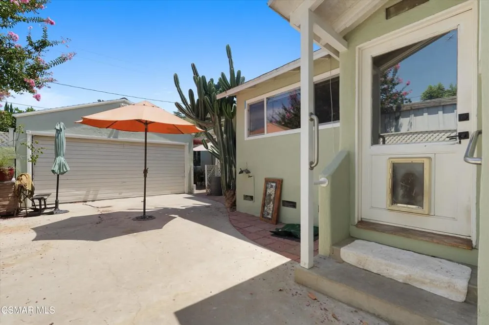 1130 Maple Street Burbank, CA 91505