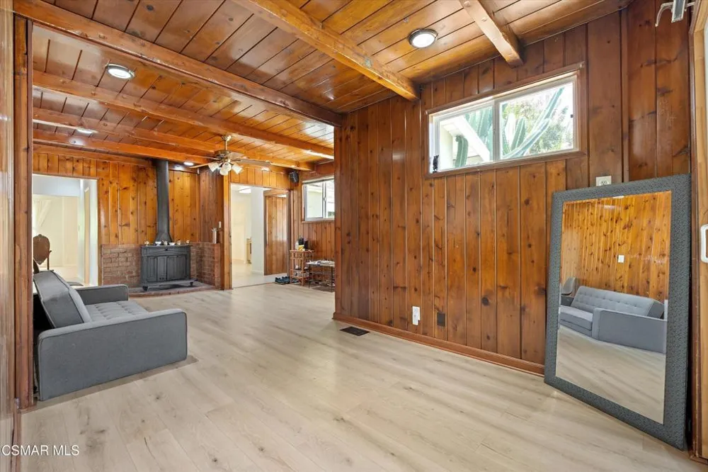 1130 Maple Street Burbank, CA 91505