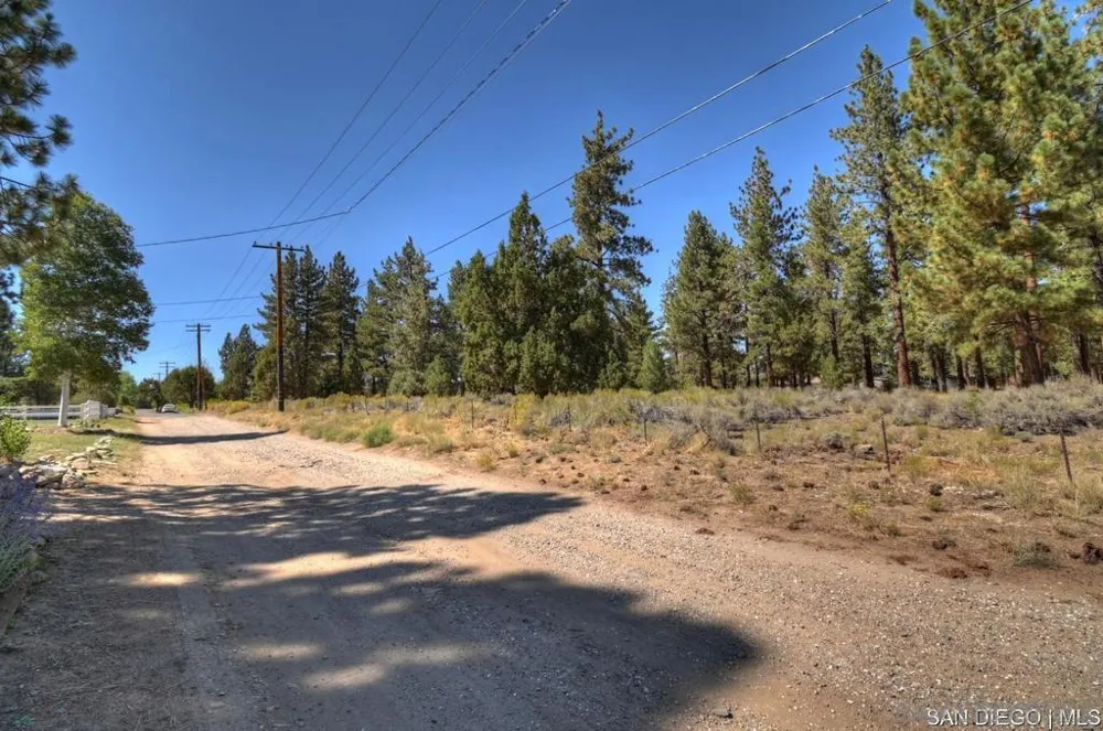 2161 Glencove LN Big Bear, CA 92314