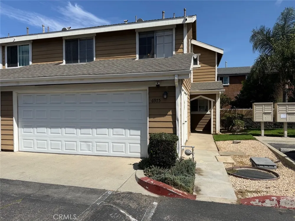 6975 Agra Commerce, CA 90040