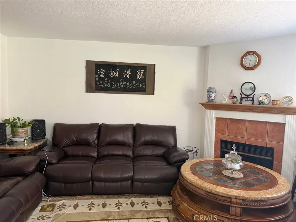 6975 Agra Commerce, CA 90040