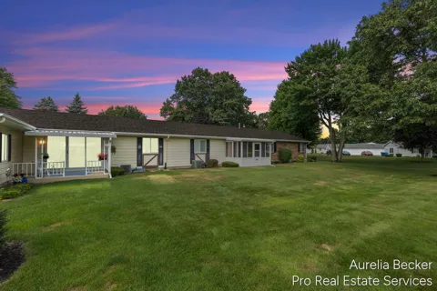 5812 Leisure South Drive SE