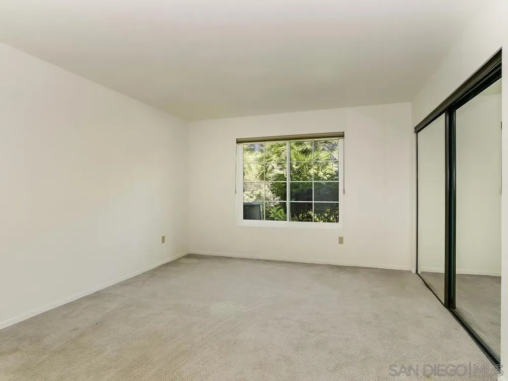 7301 CALLE DE FUENTES Carlsbad, CA 92009