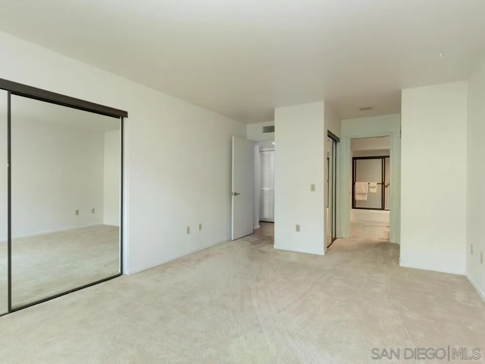 7301 CALLE DE FUENTES Carlsbad, CA 92009