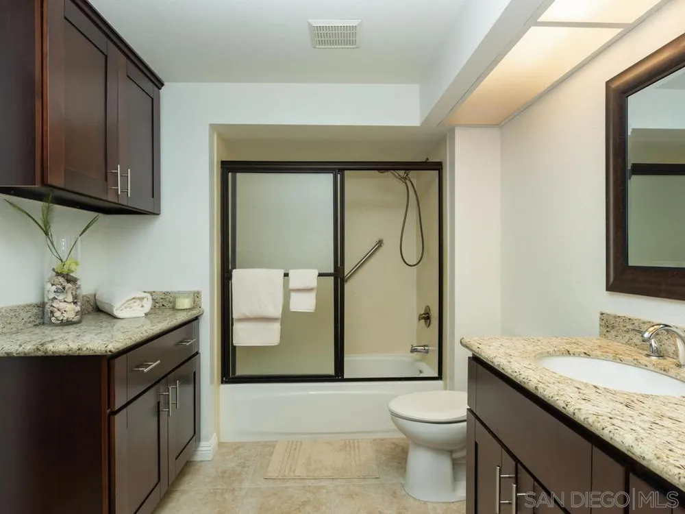 7301 CALLE DE FUENTES Carlsbad, CA 92009