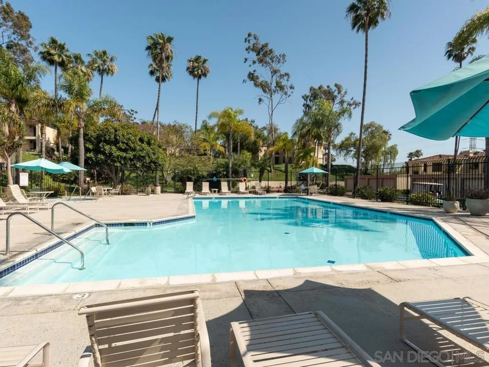 7301 CALLE DE FUENTES Carlsbad, CA 92009