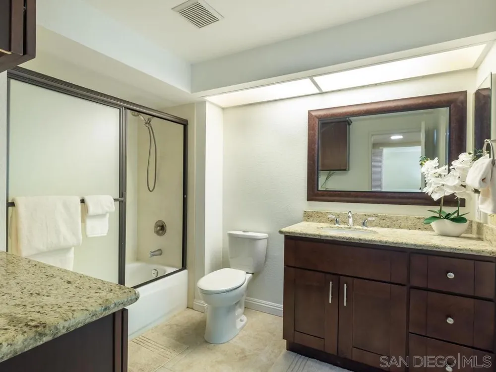 7301 CALLE DE FUENTES Carlsbad, CA 92009