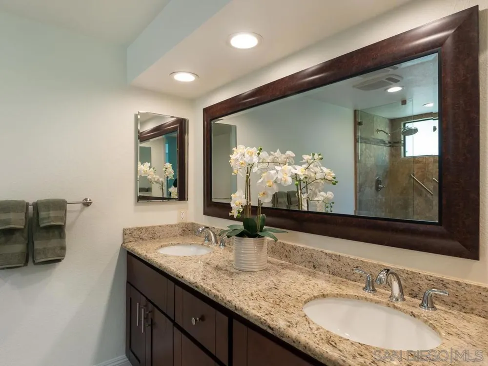 7301 CALLE DE FUENTES Carlsbad, CA 92009