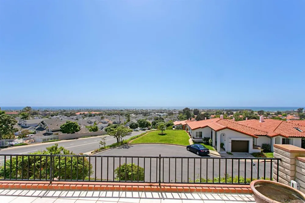 6783 Heath Ct Carlsbad, CA 92011