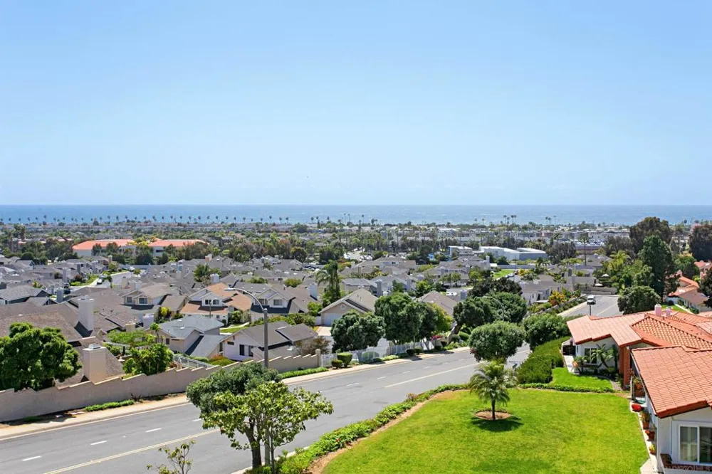 6783 Heath Ct Carlsbad, CA 92011