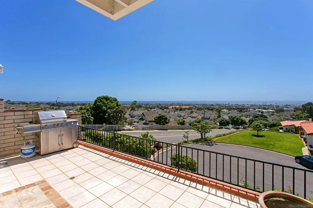 6783 Heath Ct Carlsbad, CA 92011