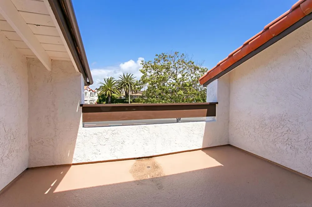 6783 Heath Ct Carlsbad, CA 92011