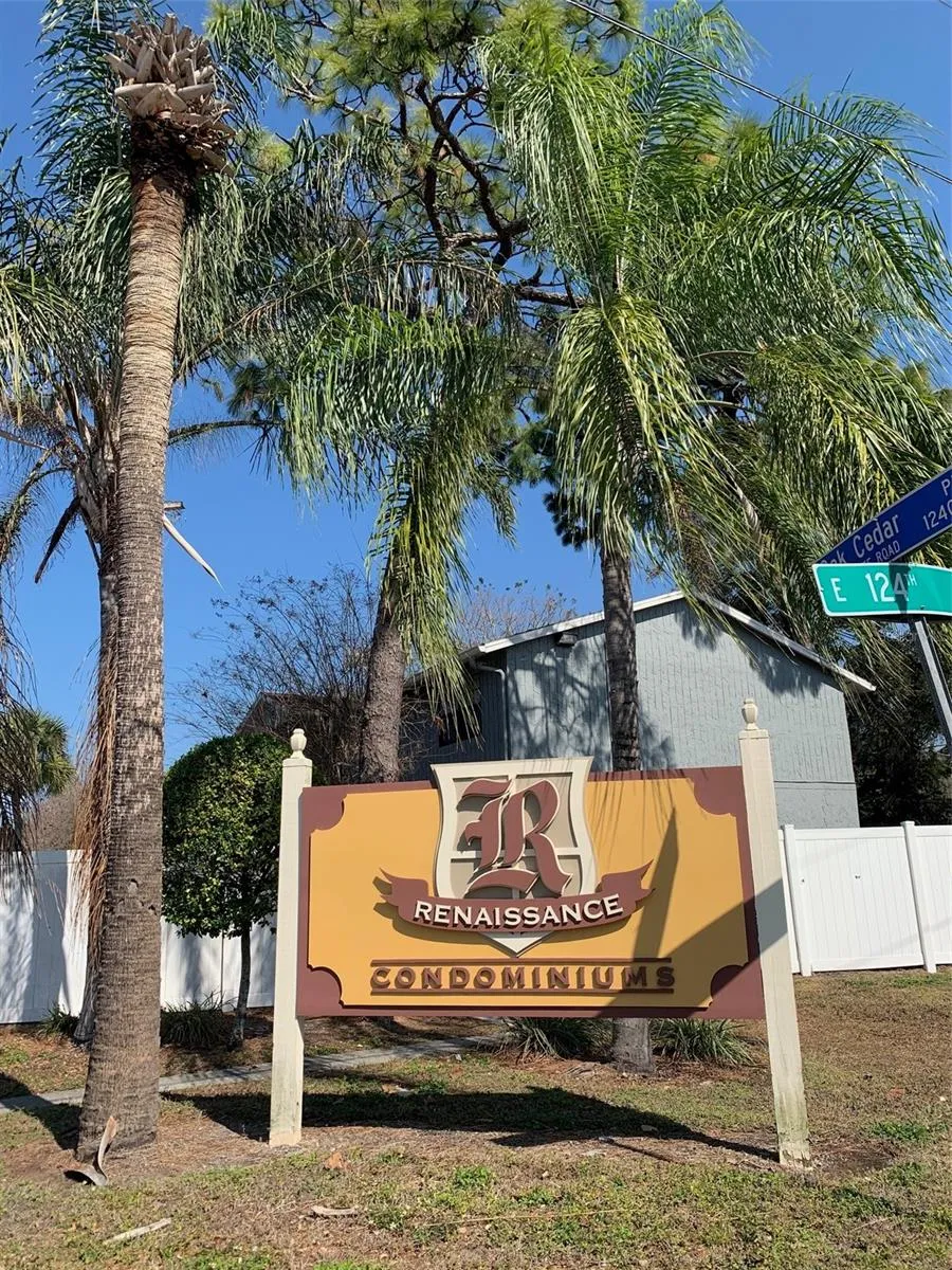 203 POINSETTIA PINE COURT #102 Tampa, FL 33612
