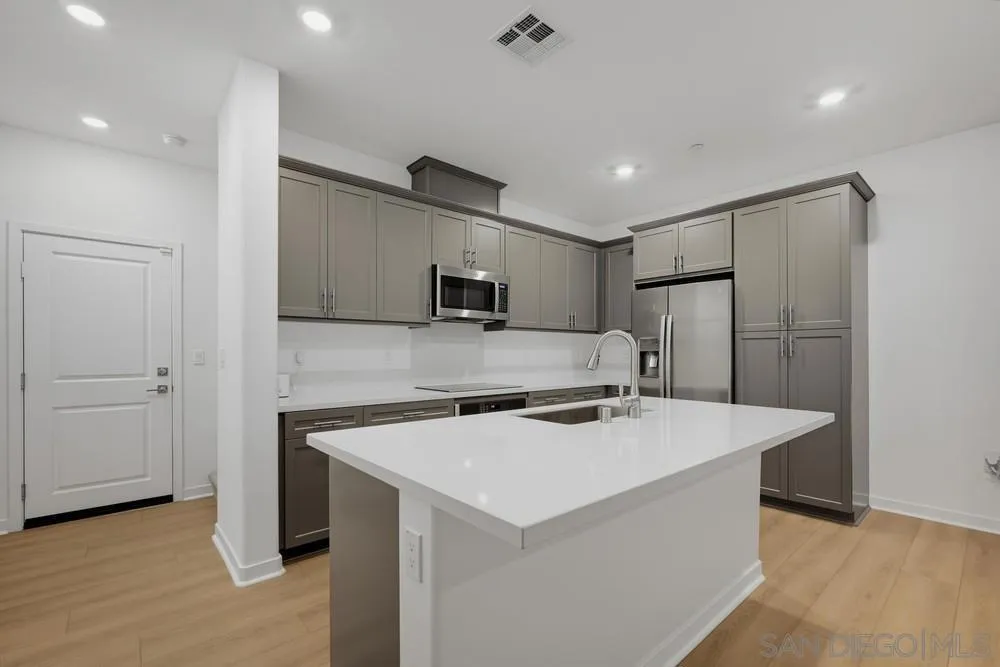 4239 S Gasly Paseo Ontario, CA 91762