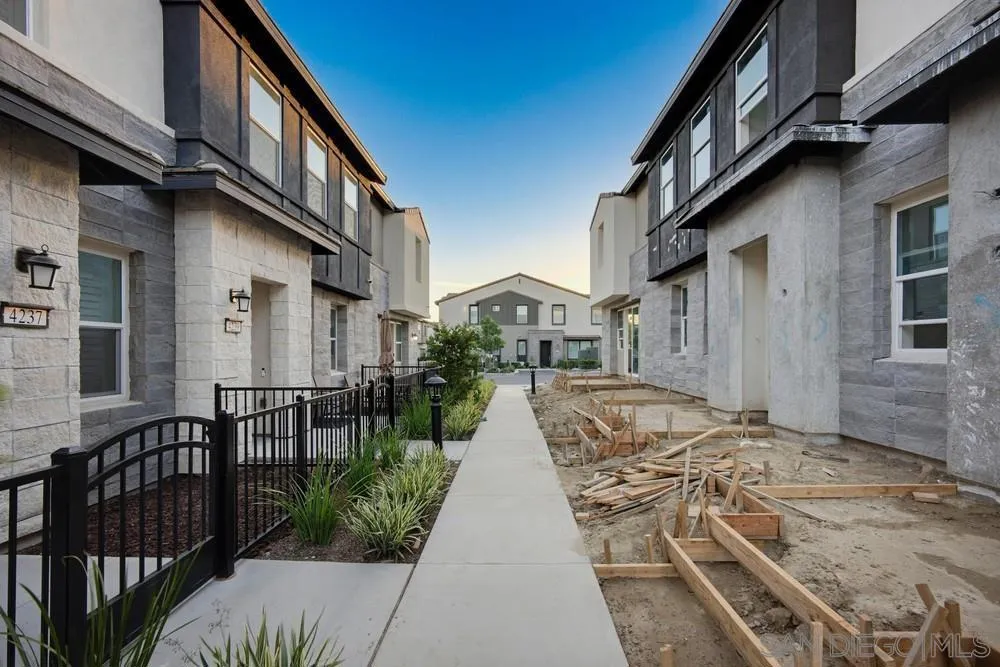 4239 S Gasly Paseo Ontario, CA 91762