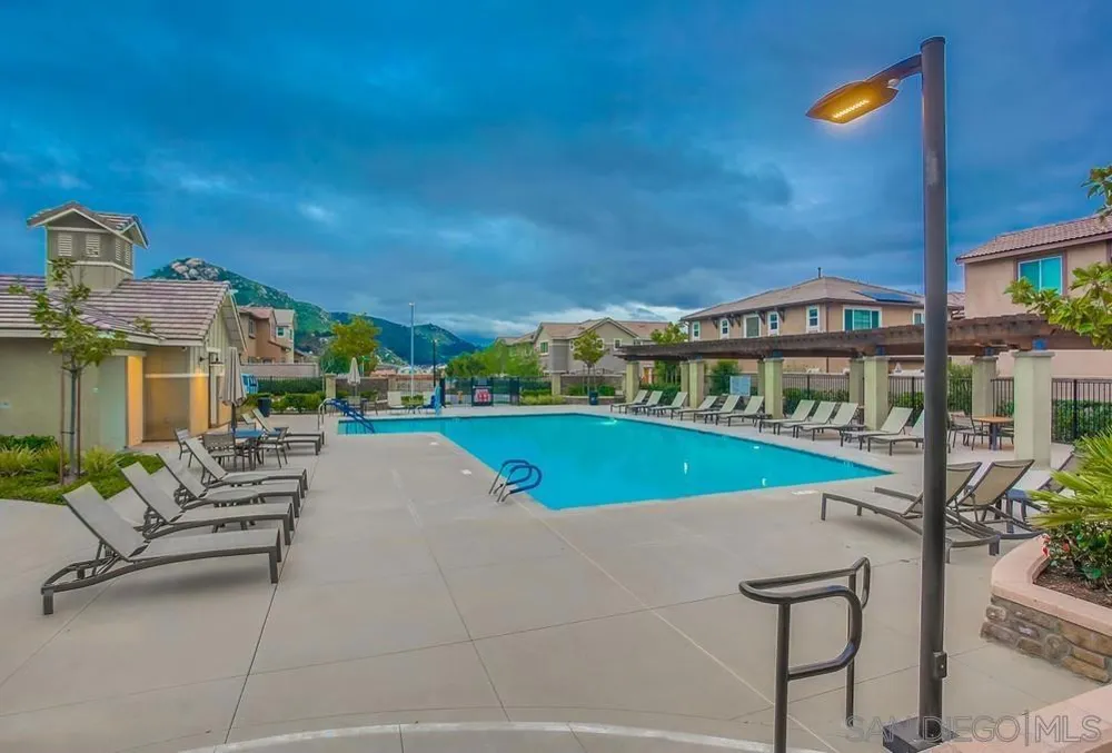 35309 Kinsky Way Fallbrook, CA 92028