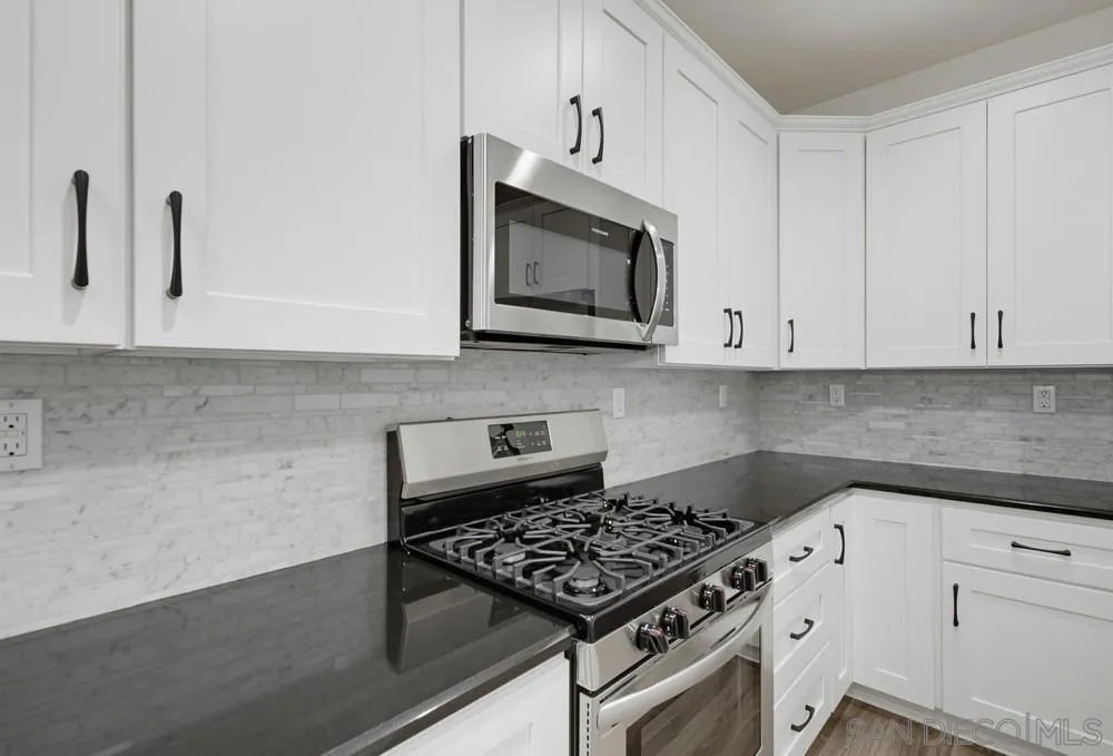 35309 Kinsky Way Fallbrook, CA 92028