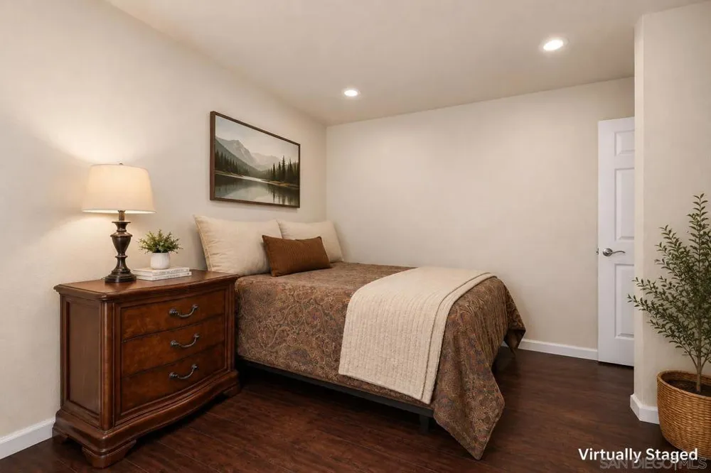 10964 Deering St San Diego, CA 92126
